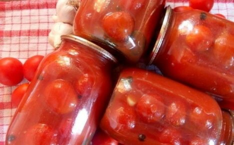 Lihalle, kalalle, kastikkeelle ja pizzalle - tomaatit omassa mehussaan talveksi