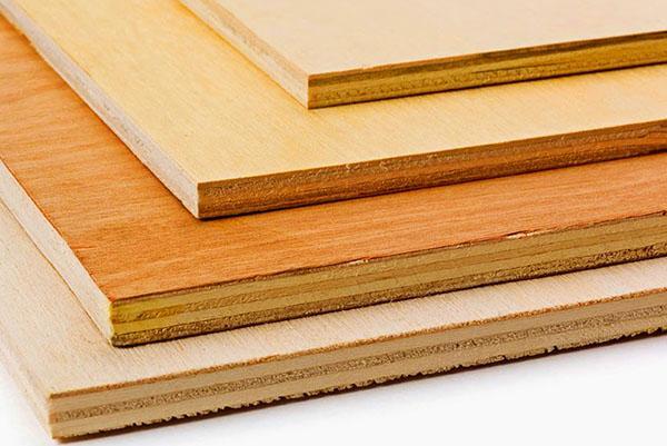 Materiaalit broilerin valmistamiseksi kanoille