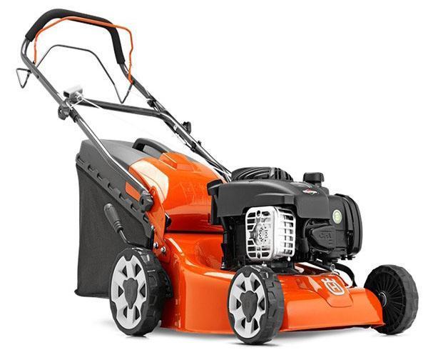 Husqvarnan ruohonleikkuri on saatavana kaksi- tai nelitahtimoottorilla