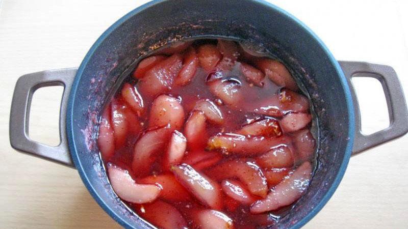 keitä puolukat ja päärynät siirapissa