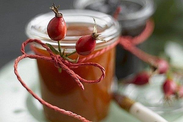 ruusunmarja-vitamiinijuomaa