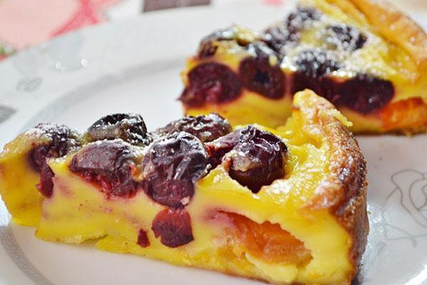 herkullinen clafoutis kirsikalla