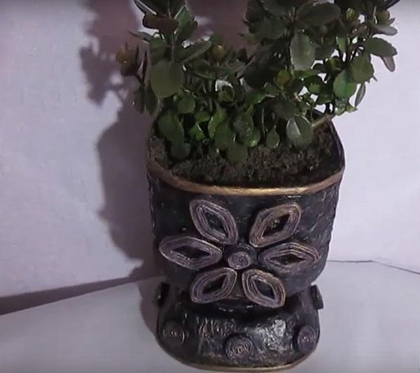 kukkaruukku muovipullosta