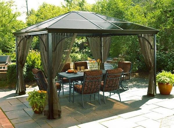 pergola polykarbonaattikatolla
