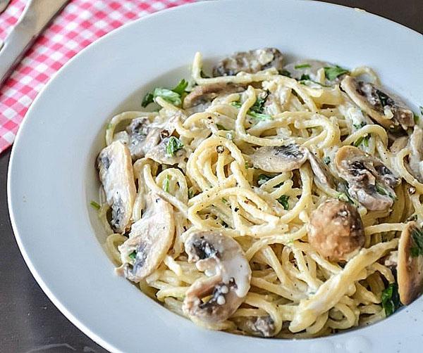 italialainen pasta sienillä