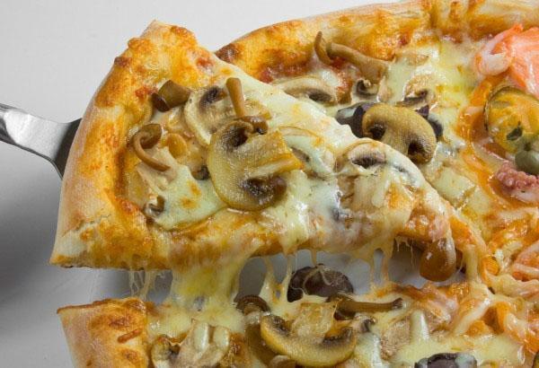 Pizza sienillä