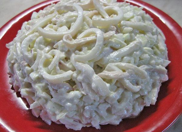 kalmari salaatti