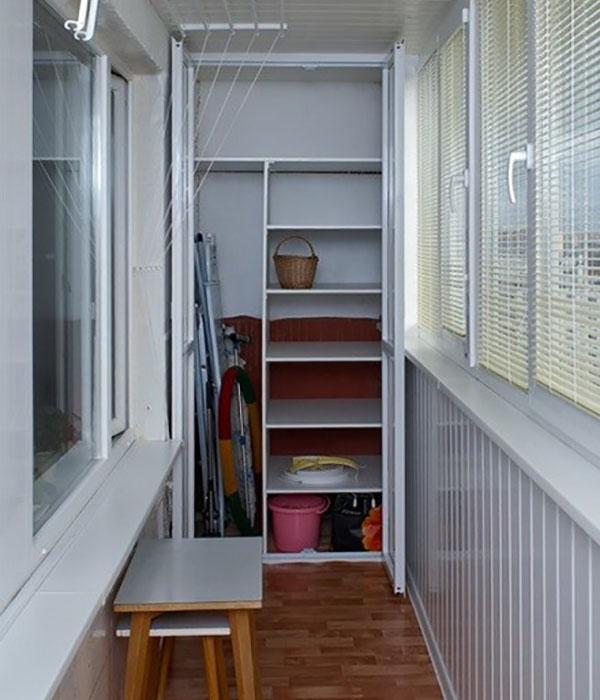 sisäänrakennettu vaatekaappi