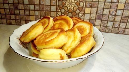 miten keittää pörröisiä pannukakkuja kefirillä