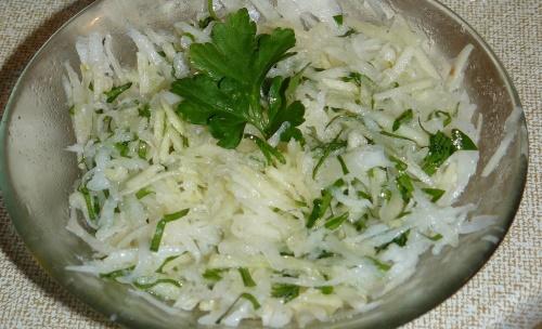 daikon-salaatti