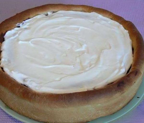 tuoksuva piirakka linnun kirsikalla