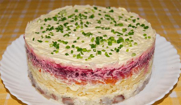 lehtisalaatti sillillä