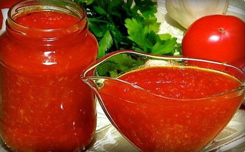 aromaattinen maukas tomaattikastike