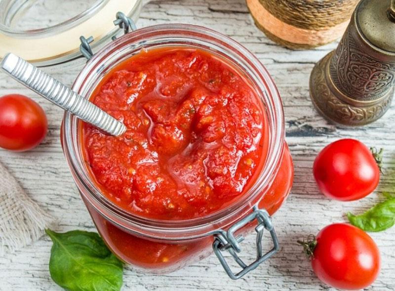 tomaattipasta kotona lihamyllyn läpi