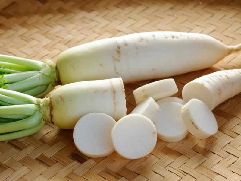 daikon retiisi hyödyllisiä ominaisuuksia ja vasta-aiheita