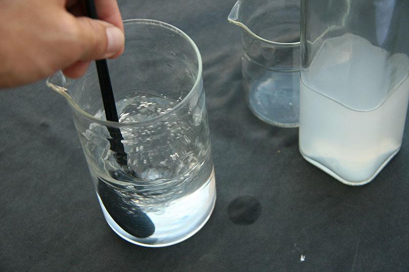 lääke laimennetaan alustavasti alkoholiin