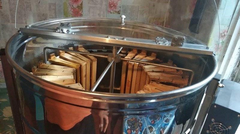 aseta kehykset hunajaa rumpuun